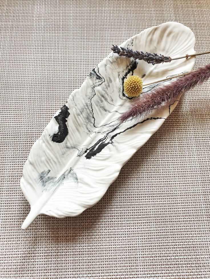 Marble Leaf Decorative Tray – Handmade Jesmonite Vanity Tray | Minimalist Home Décor Organizer