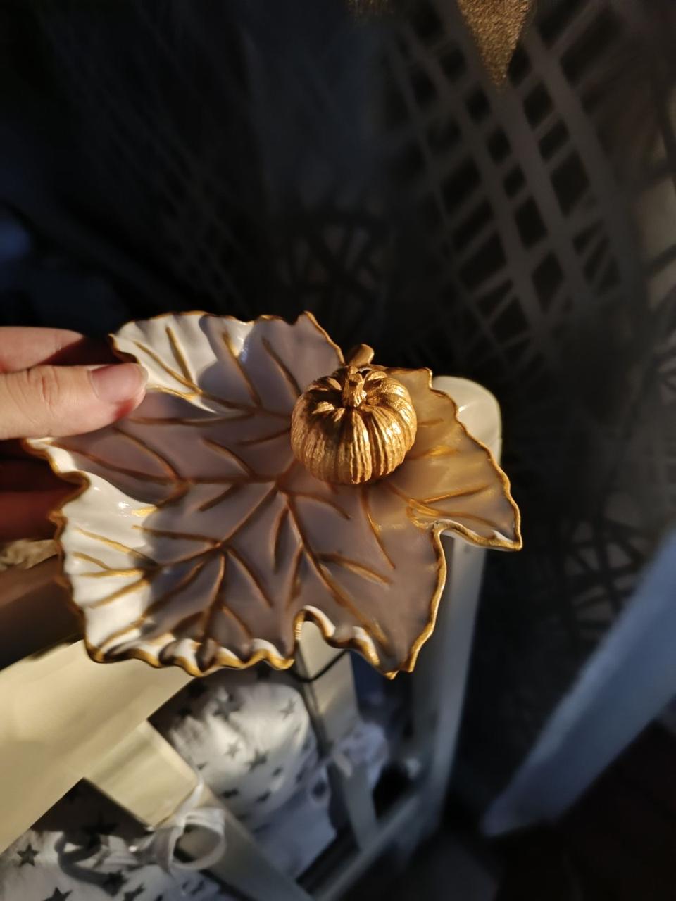 Ceramic Leaf Trinket Dish | Decorative Jewelry Tray for Rings, Keys & Home Décor