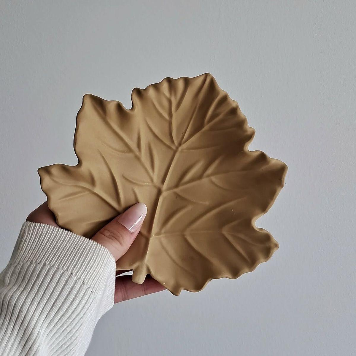 Ceramic Leaf Trinket Dish | Decorative Jewelry Tray for Rings, Keys & Home Décor