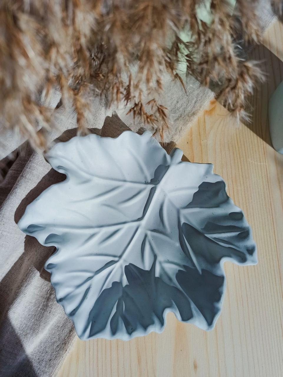Ceramic Leaf Trinket Dish | Decorative Jewelry Tray for Rings, Keys & Home Décor